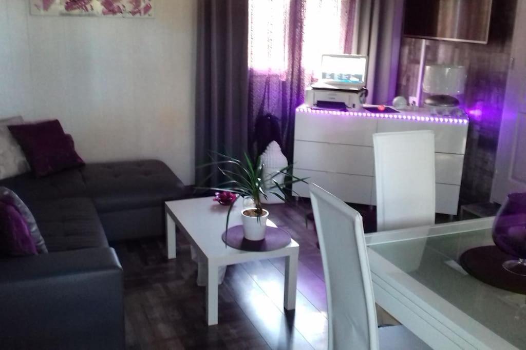 De Charme Avec Piscine Chalet *